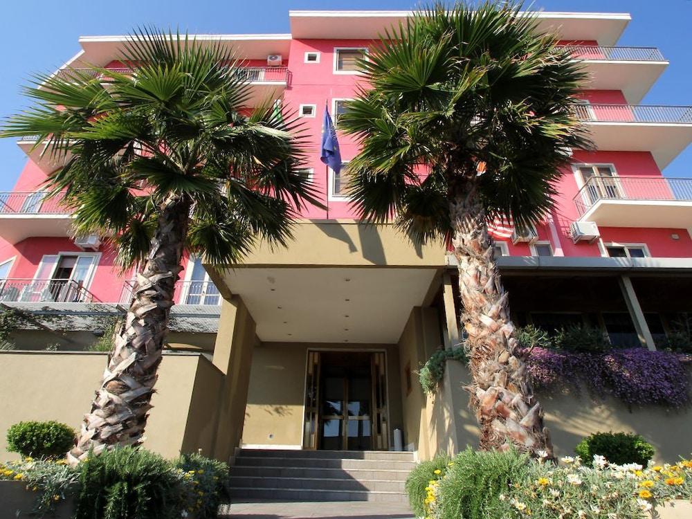 Hotel Carosello 폰테카냐노 외부 사진
